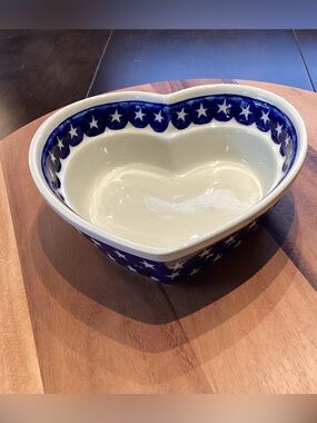 Boleslawiec Polish pottery heart shaped bowl w stars Hand Made Like New